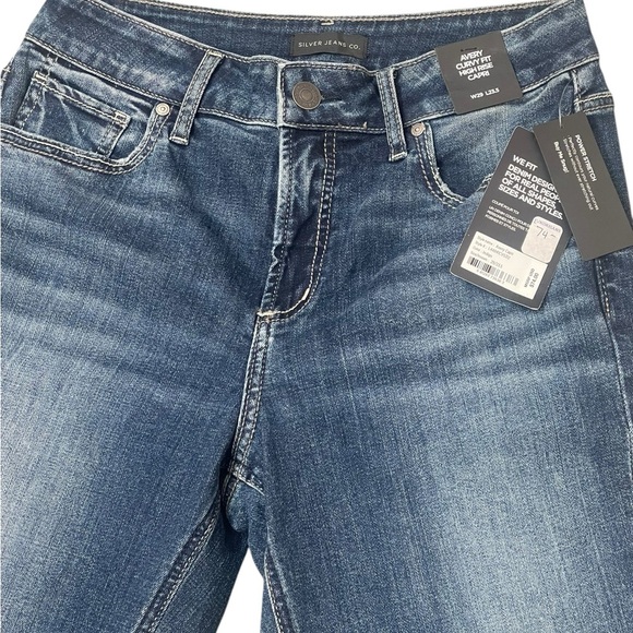 Silver Jeans Women's Avery Curvy Fit G
High Rise Capri Size W29/L23.5 - Picture 5 of 16